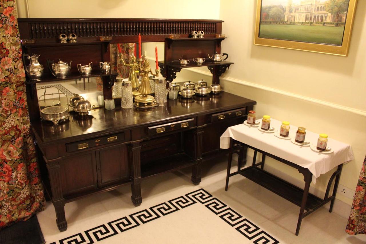 Brijraj Bhawan Palace Hotel Кота Екстериор снимка